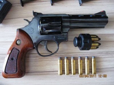 2_TAURUS_689_357MAG_WEB.jpg