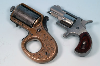 duster_compared_to_NAA_mini_revolver.jpg